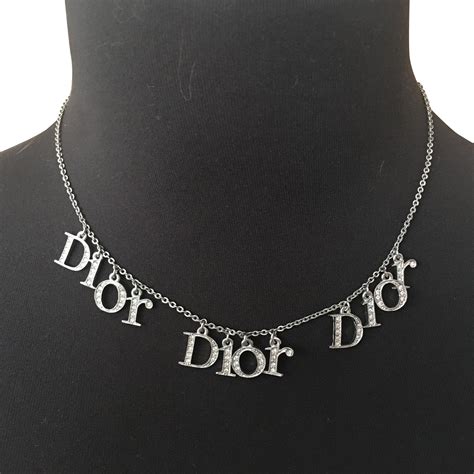 Colliers Dior pour femme .